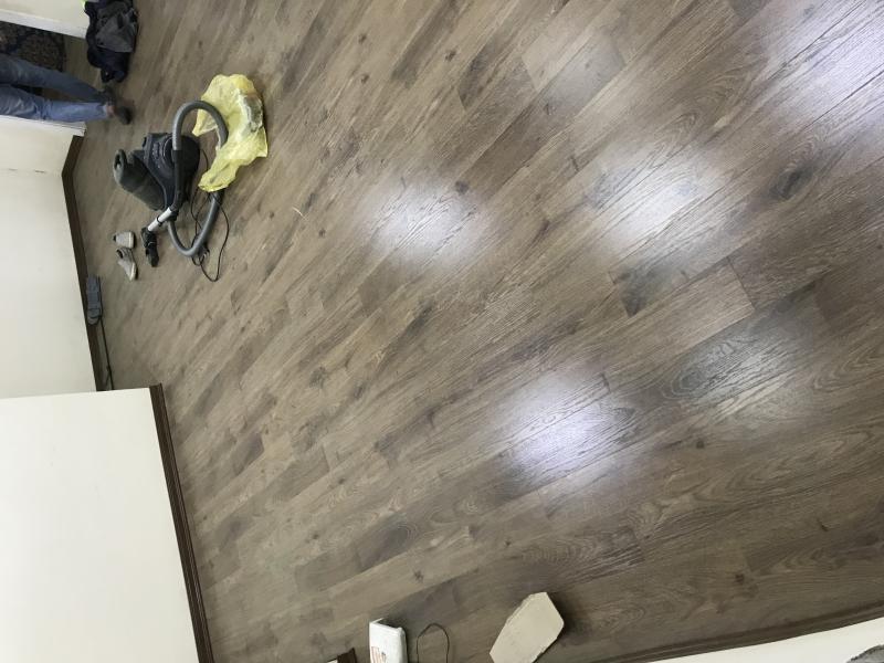 Sàn gỗ BaLi Flooring Titanium B110 mặt bóng