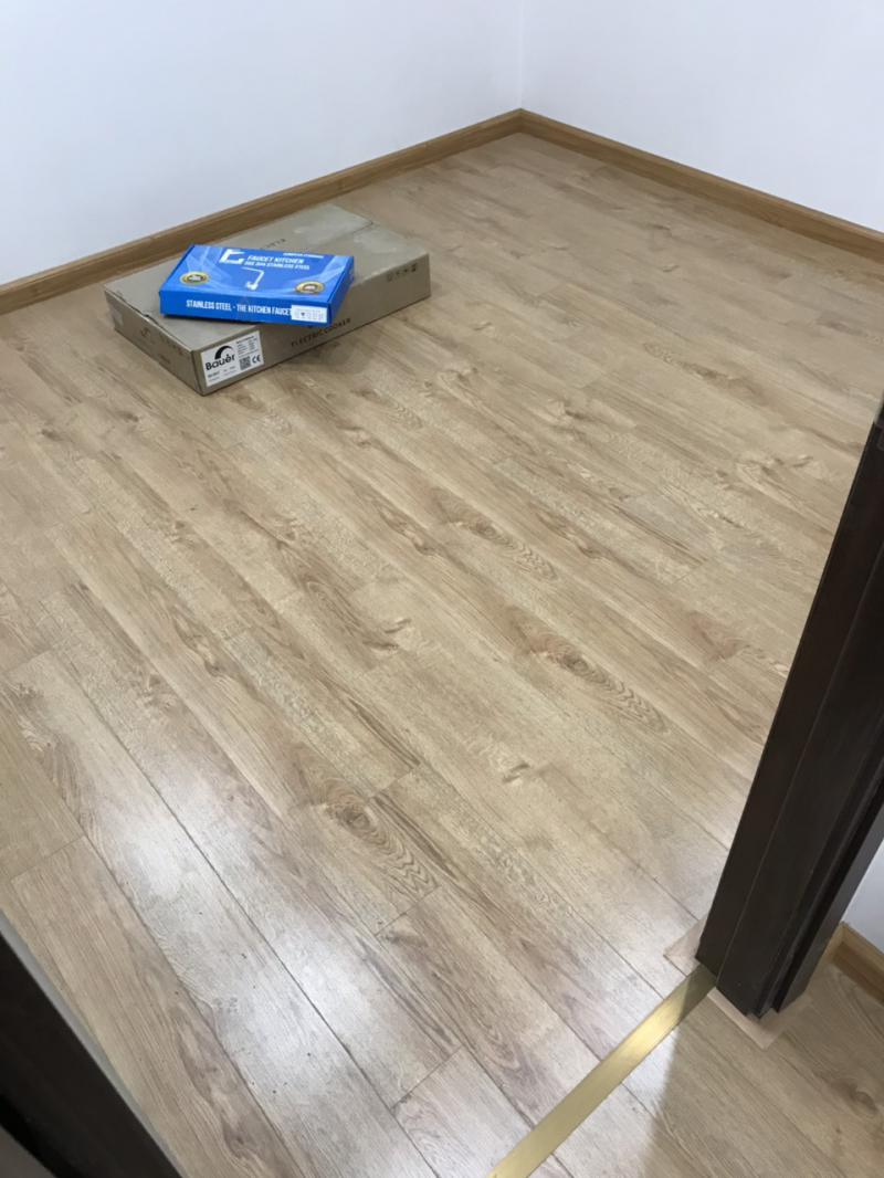  Sàn gỗ BaLi Flooring Titanium B108 mặt bóng 