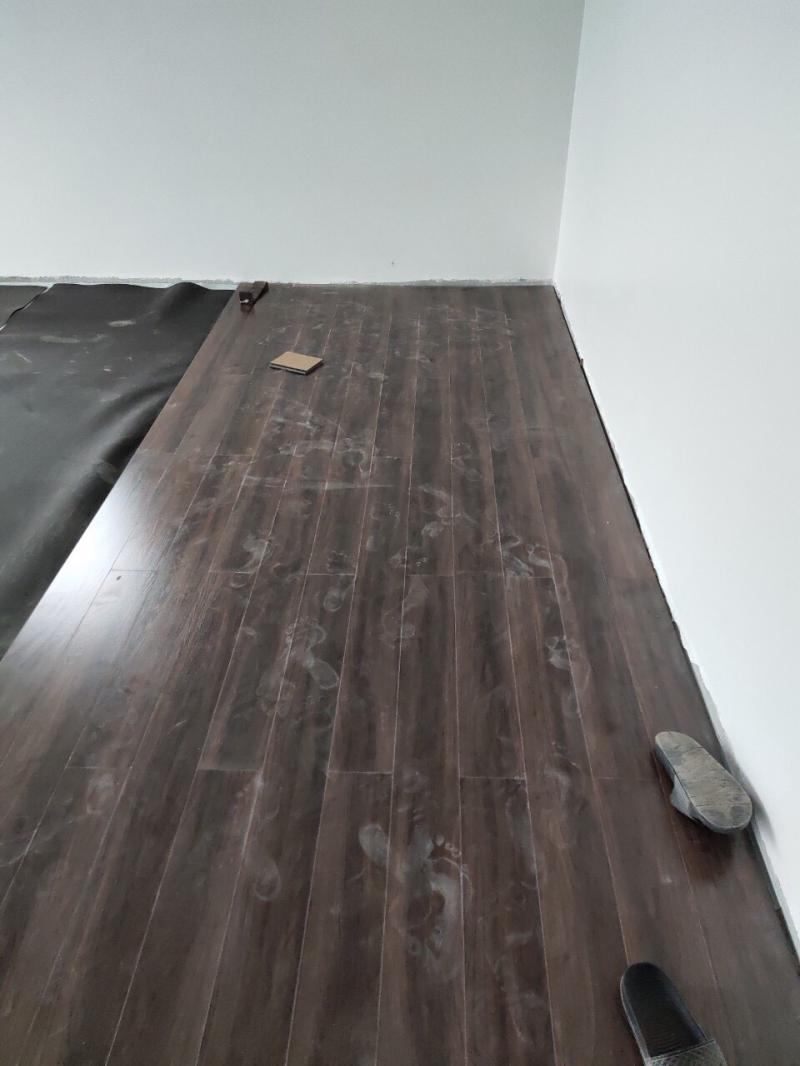 Sàn gỗ Putra Flooring P807 - Bề mặt Titanium cao cấp