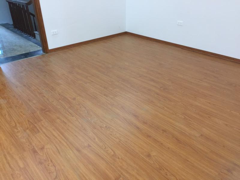 Sàn gỗ Putra Flooring P802 - Bề mặt Titanium cao cấp