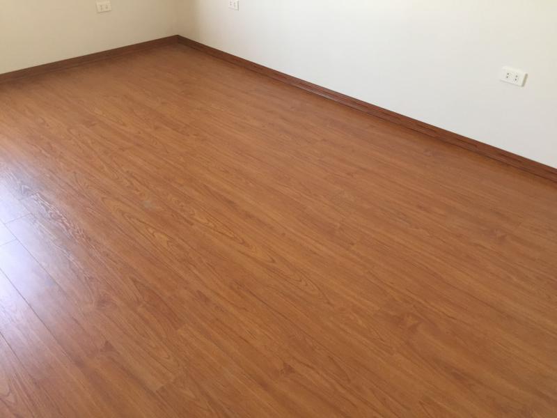  Sàn gỗ Putra Flooring P802 - Bề mặt Titanium cao cấp 