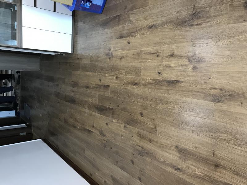 Sàn gỗ BaLi Flooring Titanium B110 mặt bóng