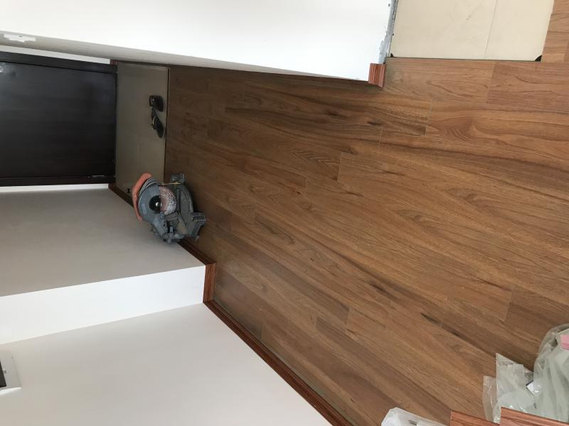 Sàn gỗ BaLi Flooring Titanium B109 mặt bóng