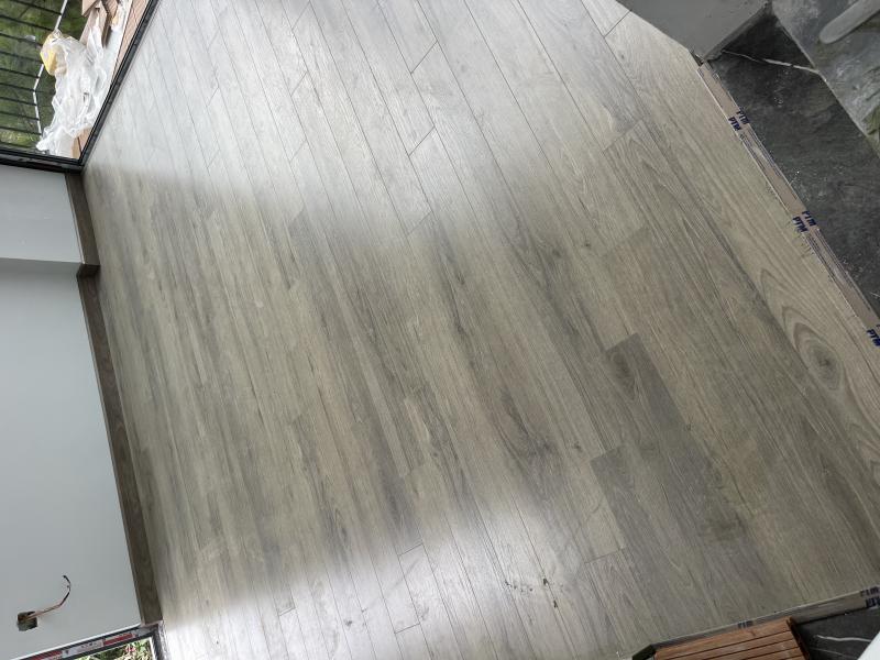 Sàn gỗ BaLi Flooring Titanium B114