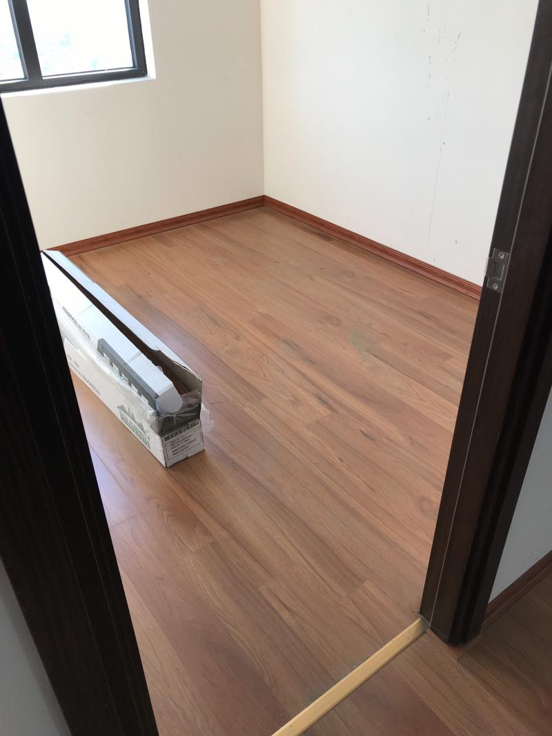 Sàn gỗ BaLi Flooring Titanium B109 mặt bóng
